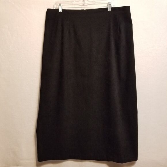 Briggs New York Dresses & Skirts - Briggs New York 18W Skirt Midi Faux Suede Back Zip Slit Vegan Leather Goth Fall